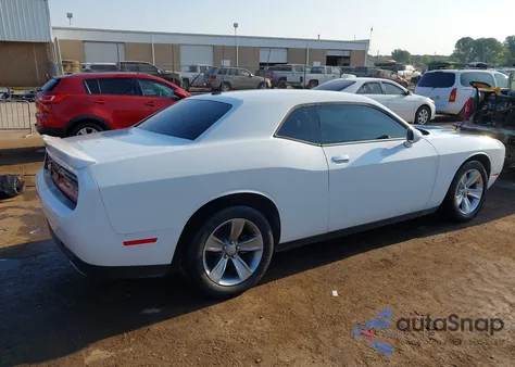 2020 Dodge Challenger Sxt z USA, uszkodzony, nr VIN 2C3CDZAG6LH137787